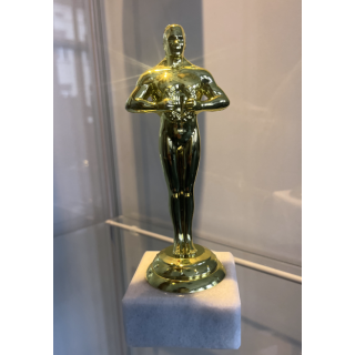 STATUETKA TYPU OSCAR