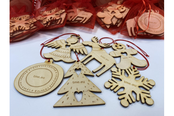  Set of Christmas pendants with engraving